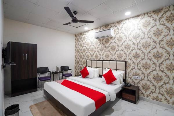 OYO 77914 Hotel Mannat
