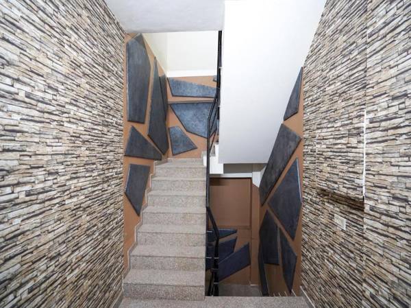 OYO 77914 Hotel Mannat