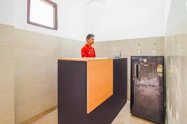 OYO 79738 Elegant Rooms Virender Nagar