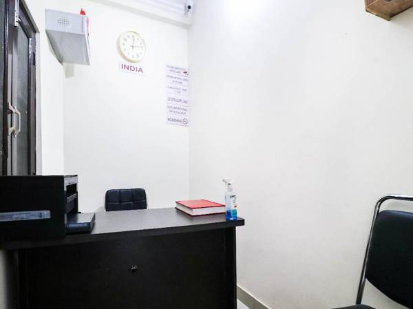 OYO DEL2822 Moody Moon Hotel