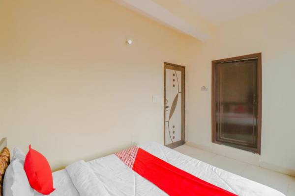 OYO 76456 Hotel Noida Hub 2