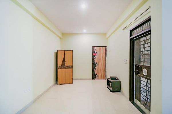 OYO 76456 Hotel Noida Hub 2