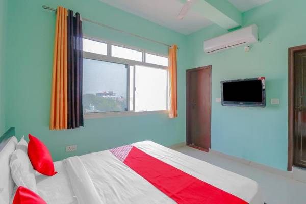 OYO 76456 Hotel Noida Hub 2