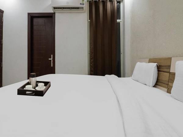 OYO Townhouse 683 Royal Inn