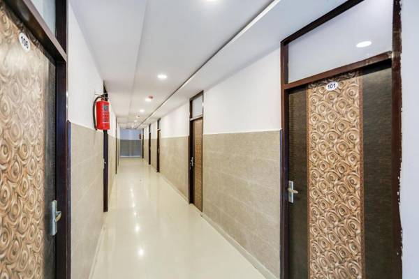 Capital O 76792 Golden Stone