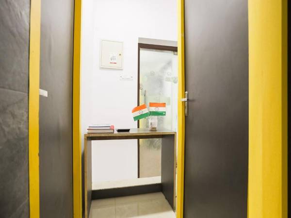 OYO 77739 Delhi University Stayz