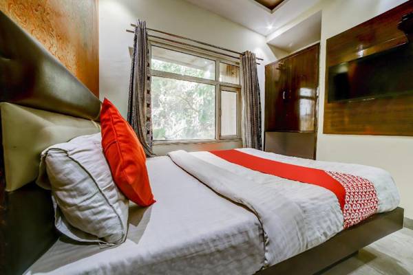 OYO 76742 Snow White Inn