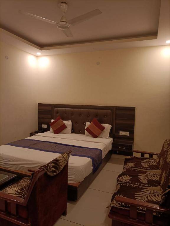Hotel City Lite Near IGI Airport