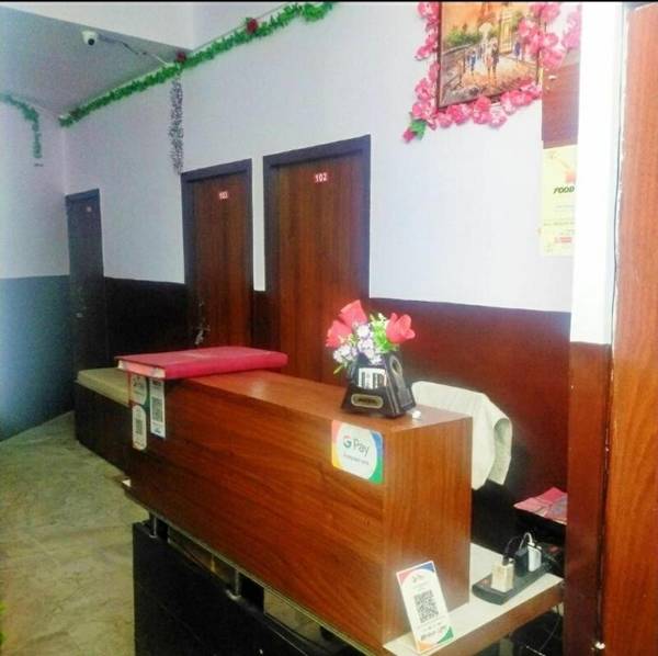 SPOT ON 80587 Four Star Residency