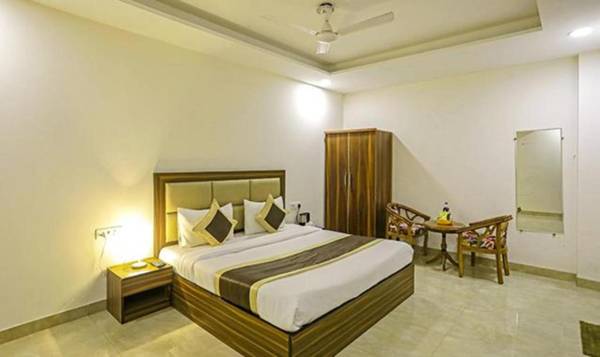 FabHotel White House BNB