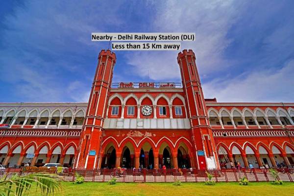 Collection O 82657 Hotel Royal Stay