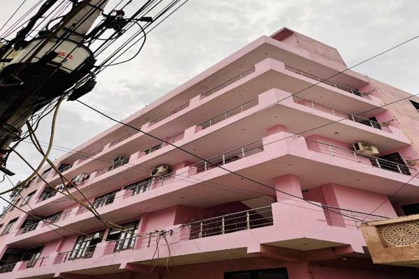 OYO 82741 Mohan Garden Stays