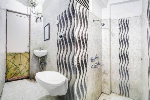 OYO 82131 Sahani Guest House