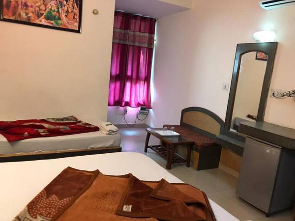 Goroomgo Hotel Bajrang Paharganj