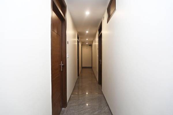 OYO 14687 Hotel Avtar