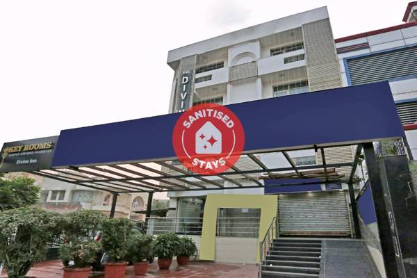 OYO Townhouse 690 Hotel Admire Inn