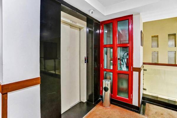 OYO Townhouse 690 Hotel Admire Inn