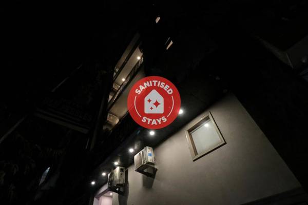 Townhouse 735 Hotel Blue Inn