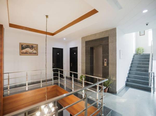 Collection O 84796 Royal Residency