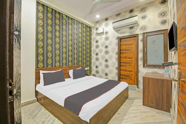 OYO Flagship 85224 Royal Paradise