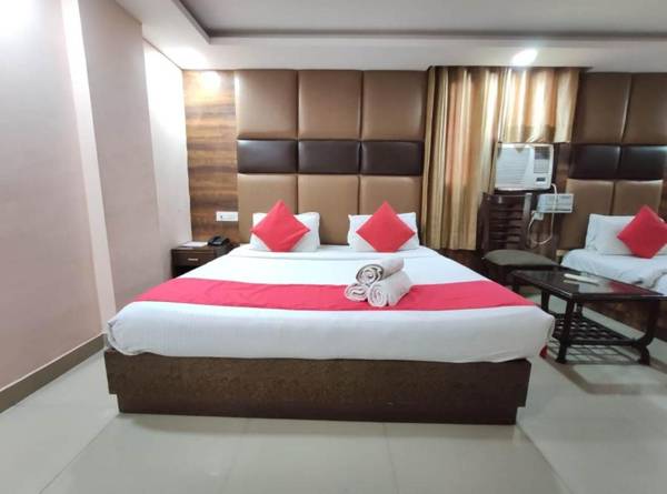 Hotel Krone Near IGI Airport