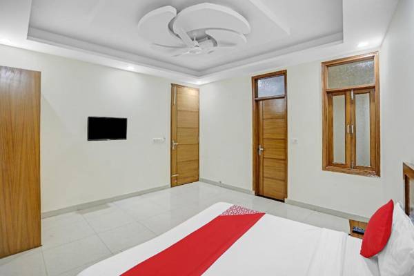 OYO 85286 Hotel Star Light