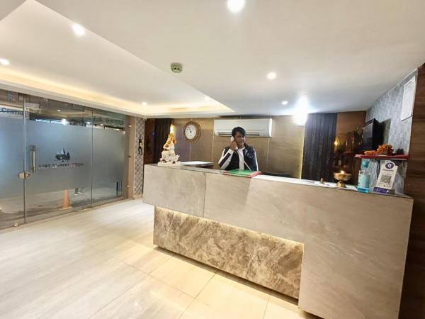 Hotel Tripple Tree - New Delhi