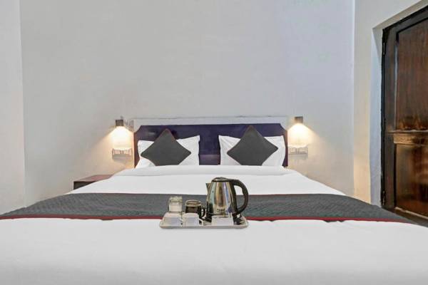 OYO Townhouse 880 Saffron Hotel & Banquet