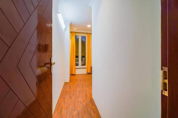 OYO 87292 Exotic Stay Gangaram Hospital