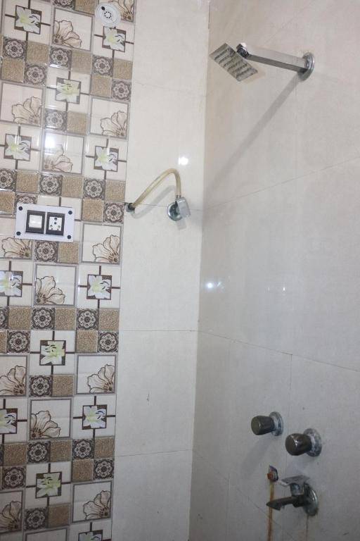 SPOT ON 86808 Raj Mahal