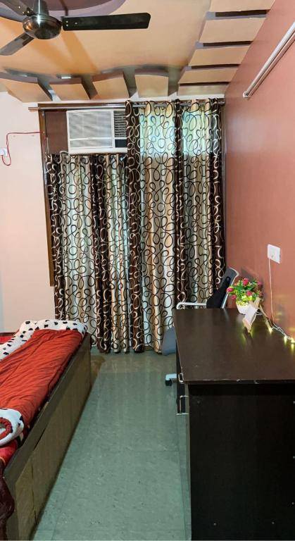 Private Room near Delhi University with Terrace