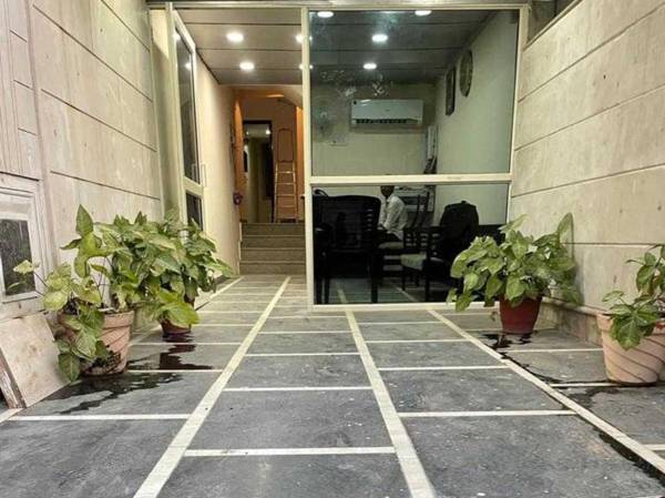 OYO 88452 White House Tower