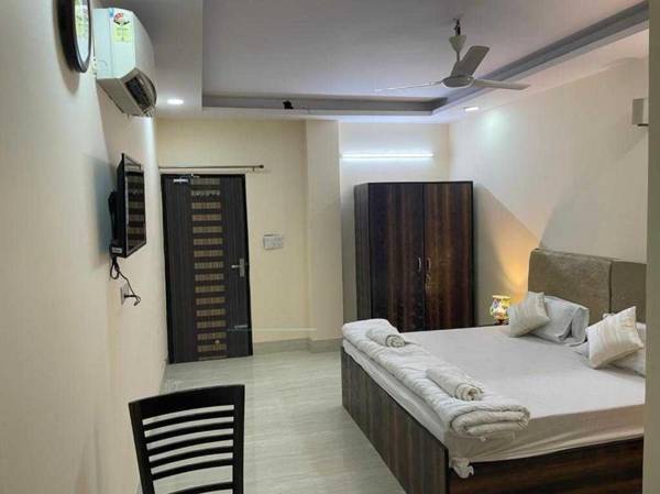 OYO 88452 White House Tower