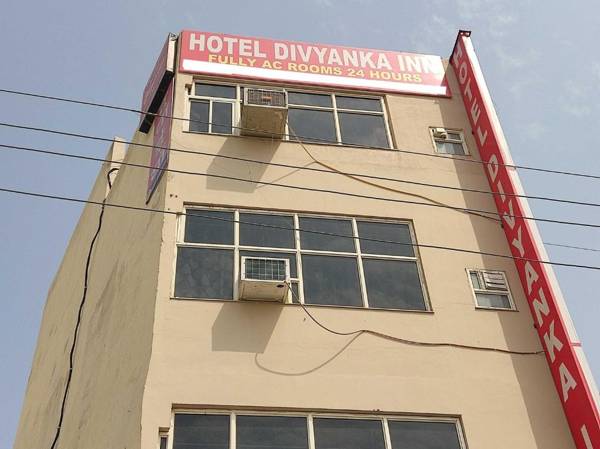 OYO 88672 Hotel Divyanka Inn