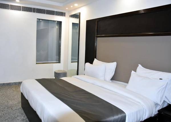 Hotel Anand Empire Near US Embassy 8km