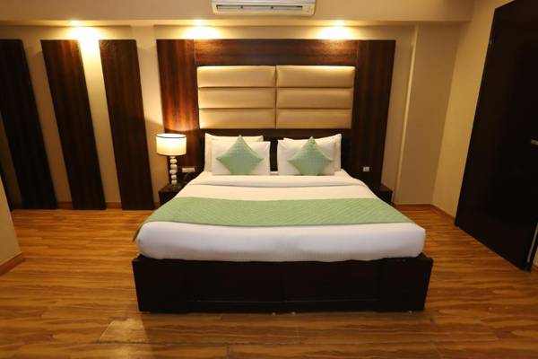 Hotel Palm Grand Naraina New Delhi - Couple Friendly Local IDs Accepted