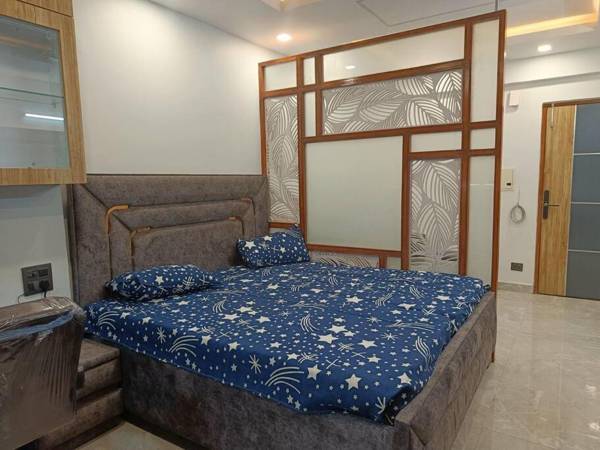 Superb Furnished Studio Apartment 720 in West Delhi