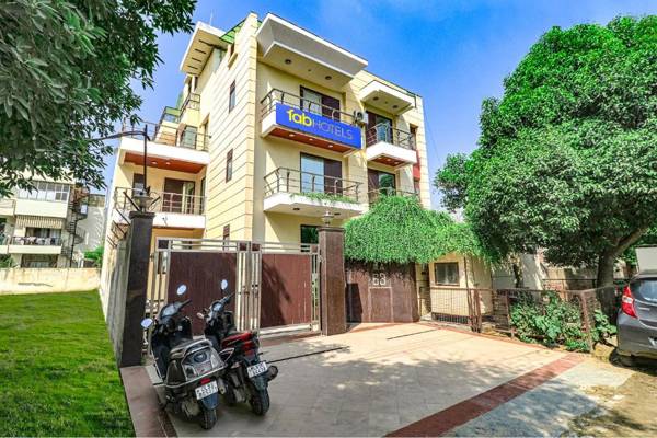 FabHotel Rivlet Premium