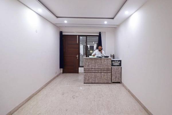 OYO 90025 Pari Residency