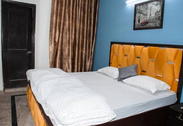 Lovely and spacious 2BHK With free parking in premises