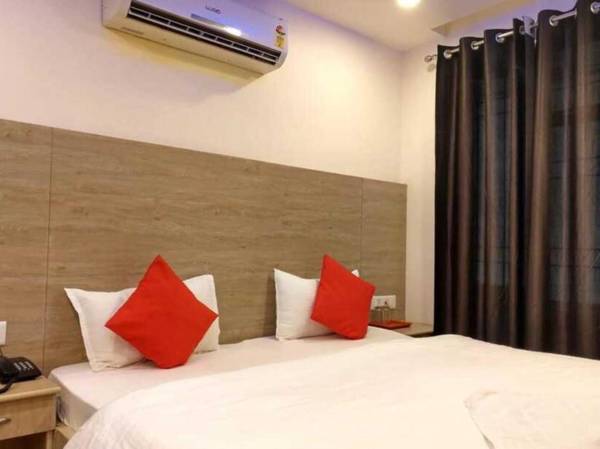 OYO 91616 Hotel Tourist Plaza