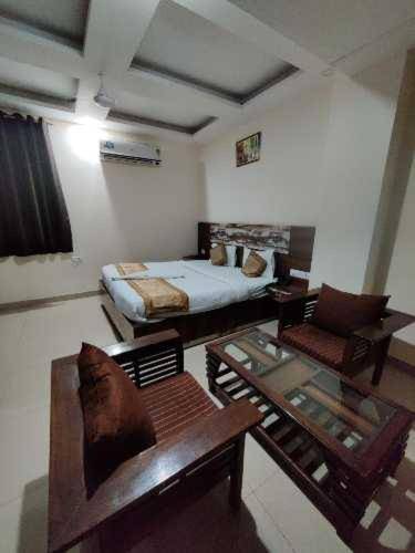 OYO 91875 Hotel Park Palace