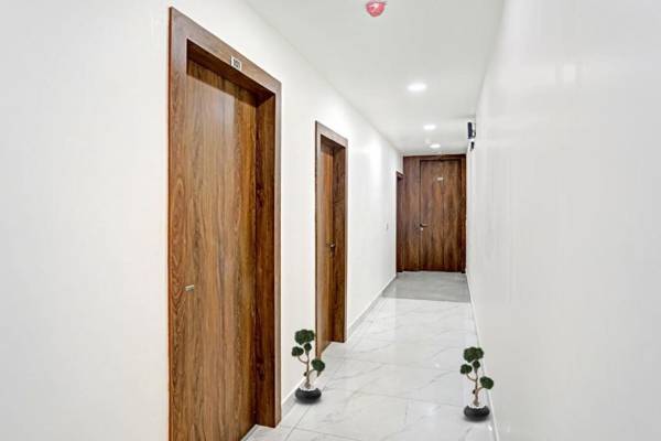 OYO Flagship 92352 Bmg