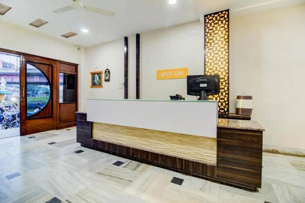 SPOT ON 63194 Hotel Raj Tourist