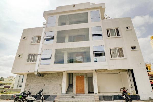 OYO 78903 Dsilver Suites