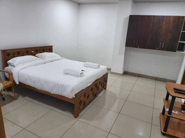 OYO HOME 90680 Hill Top Down