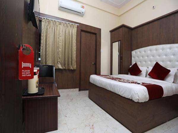 OYO 14949 Hotel Shashi Residency