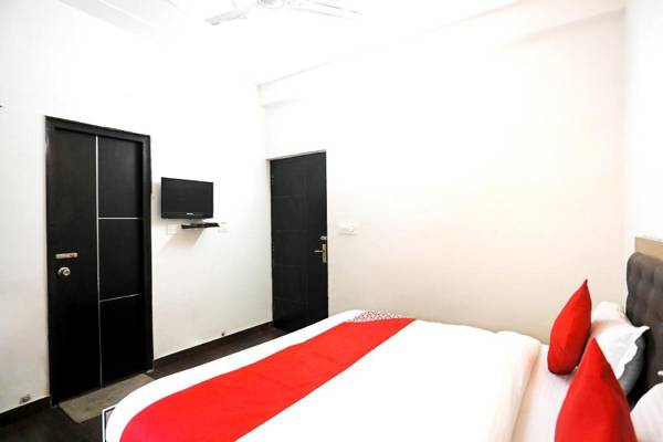 OYO 46645 Hotel Lotus Palace Vrindavan