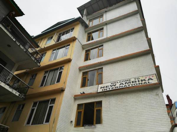 Goroomgo New Ambika Mall Road Manali