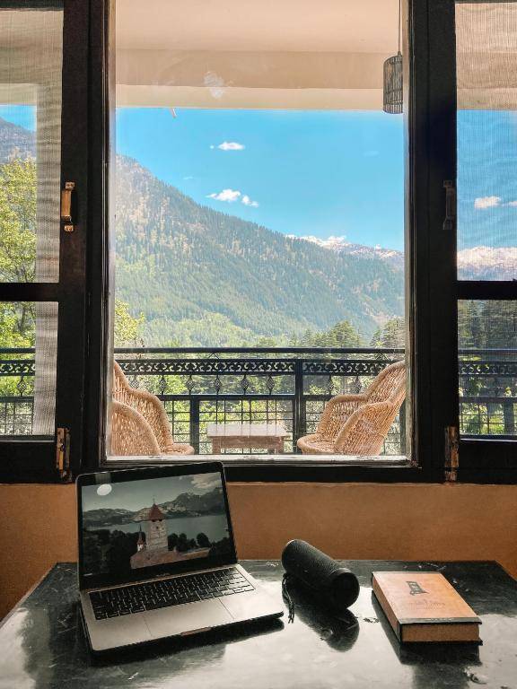 WHITE FOREST HOSTEL by Sturmfrei